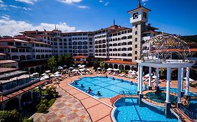 Royal Palace Helena Sands